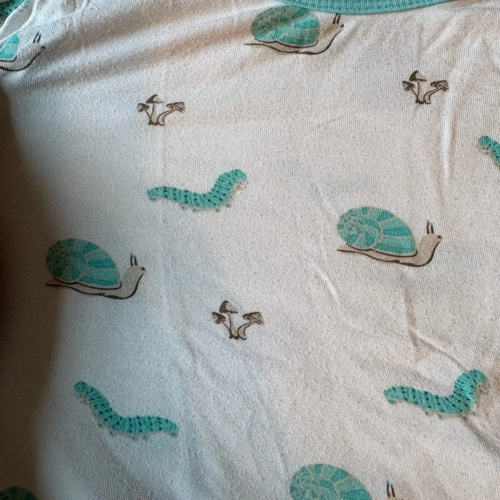 Kyte Baby Snail Mushroom Print Pajamas Set, White Light Blue. Sz 3T